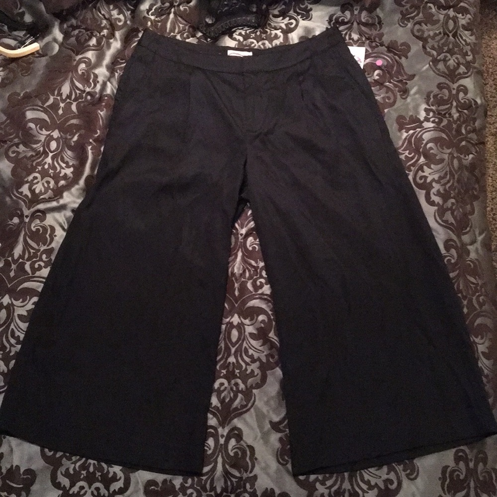 New! Black Merona Culottes